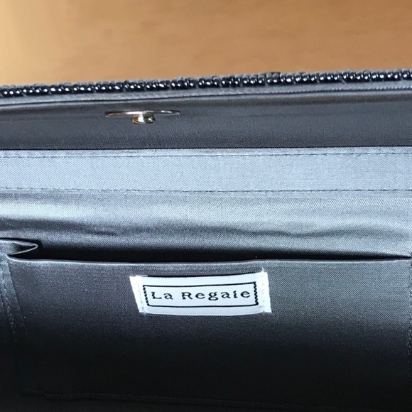 Elegant gray evening purse, satiny and sequined - Picture 4 of 4